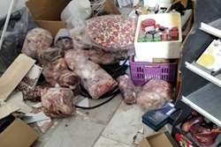 کشف بیش از 100 کیلوگرم گوشت تاریخ گذشته و فاسد از یک واحد عرضه  در شهرستان تربت جام