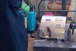 پایش و بازدید سرزده از محموله شیر مراکز جمع آوری شیر شهرستان درگز توسط شبکه دامپزشکی