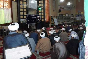 سخنرانی مسئول دفتر نمایندگی ولی فقیه در اداره کل دامپزشکی خراسان رضوی در جمع امامان جماعت در خصوص تش