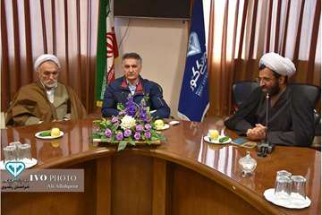 جلسه شورای فرهنگ با حضور رئیس ستاد اقامه نماز استان و تقدیر از همکاران فعال در ترویج نماز