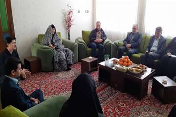 دیدار مدیرکل دامپزشکی خراسان رضوی و جمعی از همکاران با خانواده معظم شهدا