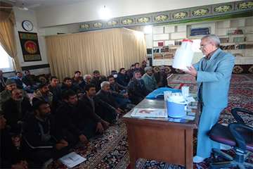 کلاس توجیهی اجرای طرح واکسیناسیون نیوکاسل طیور روستایی با حضور دهیاران و اعضای بسیج شهرستان تربت جام