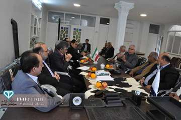 جلسه هم اندیشی مدیرکل دامپزشکی استان با اعضای هیئت مدیره تعاونی گاوداران مشهد، 19 فروردین