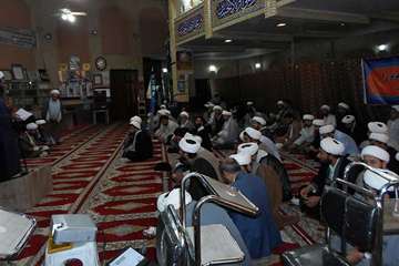 سخنرانی مسئول دفتر نمایندگی ولی فقیه در اداره کل دامپزشکی خراسان رضوی در جمع امامان جماعت در خصوص تش