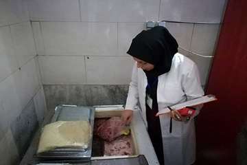 گشت مشترک نظارت های بهداشت نوروزی شبکه دامپزشکی کلات بر مراکز عرضه فرآورده های خام دامی و رستوران ها