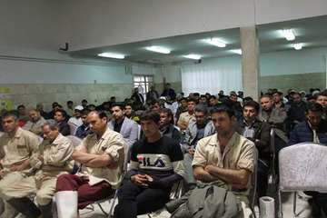برگزاری کارگاه آموزشی آشنایی با بیماری تب خونریزی دهنده کریمه کنگو در کشتارگاه صنعتی دام مشهد - 1خرد