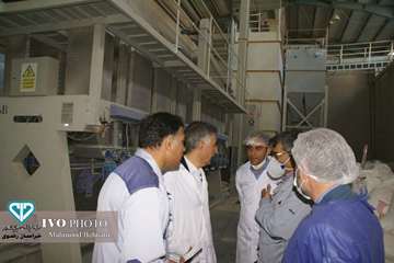بازدید رییس سازمان دامپزشکی کشور به همراه مدیرکل دامپزشکی استان خراسان رضوی و هیئت همراه  از کارخانه