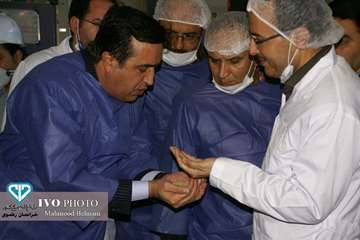 بازدید رییس سازمان دامپزشکی کشور به همراه مدیرکل دامپزشکی استان خراسان رضوی و هیئت همراه  از کارخانه