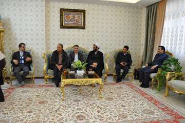 دیدار مدیرکل دامپزشکی خراسان رضوی و جمعی از همکاران با خانواده معظم شهدا