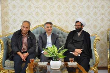 دیدار مدیرکل دامپزشکی خراسان رضوی و جمعی از همکاران با خانواده معظم شهدا