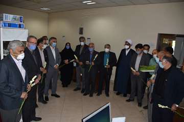 دیدو بازدید مدیرکل و معاونین اداره کل دامپزشکی خراسان رضوی با همکاران و اهدای گل بمناسبت 14 مهر