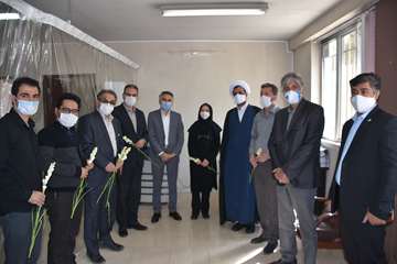 دیدو بازدید مدیرکل و معاونین اداره کل دامپزشکی خراسان رضوی با همکاران و اهدای گل بمناسبت 14 مهر