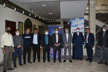 دیدو بازدید مدیرکل و معاونین اداره کل دامپزشکی خراسان رضوی با همکاران و اهدای گل بمناسبت 14 مهر