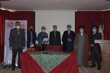 اهدای لوح تقدیر به جهت کسب رتبه دوم درتولید کلیپ دو دقیقه ای فعالیتهای دامپزشکی  به همکار روابط عموم