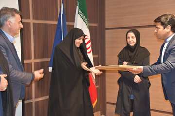 حضور مدیرکل محترم امور بانوان استانداری خراسان رضوی در مراسم تجلیل از چهره ماندگار دامپزشکی استان