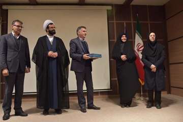 حضور مدیرکل محترم امور بانوان استانداری خراسان رضوی در مراسم تجلیل از چهره ماندگار دامپزشکی استان