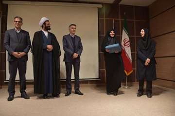 حضور مدیرکل محترم امور بانوان استانداری خراسان رضوی در مراسم تجلیل از چهره ماندگار دامپزشکی استان