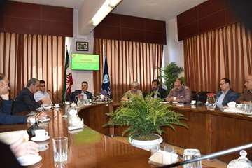 جلسه کمیته پدافند غیرعامل با محوریت بررسی تب کریمه کنگو در اداره کل دامپزشکی خراسان رضوی 