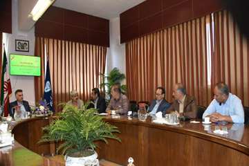 جلسه کمیته پدافند غیرعامل با محوریت بررسی تب کریمه کنگو در اداره کل دامپزشکی خراسان رضوی 