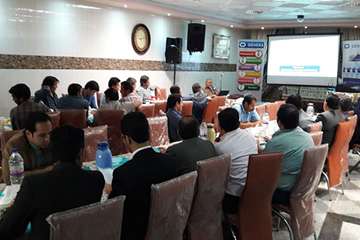 کلاس آموزشی آشنایی با بیماریهای تنفسی طیور برای مرغداران شهرستان نیشابور- مدرس دکتر صدیقی متخصص طیور