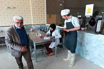 گشت مشترک نظارت های بهداشت نوروزی شبکه دامپزشکی کلات بر مراکز عرضه فرآورده های خام دامی و رستوران ها