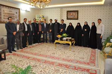 دیدار مدیرکل دامپزشکی خراسان رضوی و جمعی از همکاران با خانواده معظم شهدا
