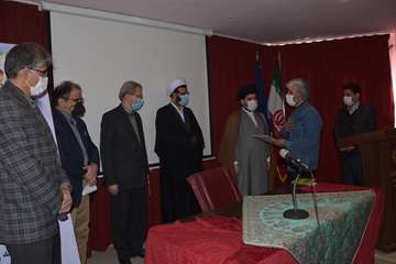 اهدای لوح تقدیر به جهت کسب رتبه دوم درتولید کلیپ دو دقیقه ای فعالیتهای دامپزشکی  به همکار روابط عموم