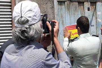 برخورد با مراکز عرضه غیرمجاز طیور در حاشیه شهر مشهد