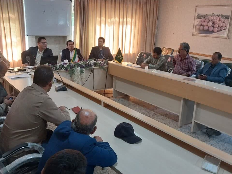 برگزاری دوره آموزشی آشنایی با بیماری تب برفکی و راههای پیشگیری از آن در کاشمر